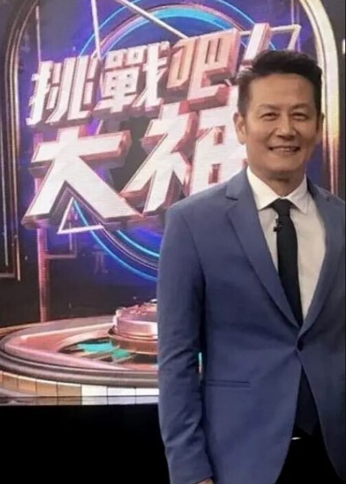 【嫂子乱伦】怀孕嫂子偷操公务员小叔子，大哥出差屄都绿了 - AV解说