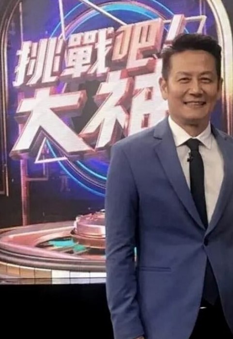 探花精选约炮调皮小太妹沙发上猛操水穴差点把她操死 - AV解说
