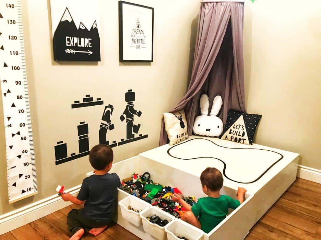 DIY LEGO Table